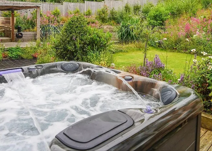 Spahome With Hottub Sauna Bbq & Pool Table