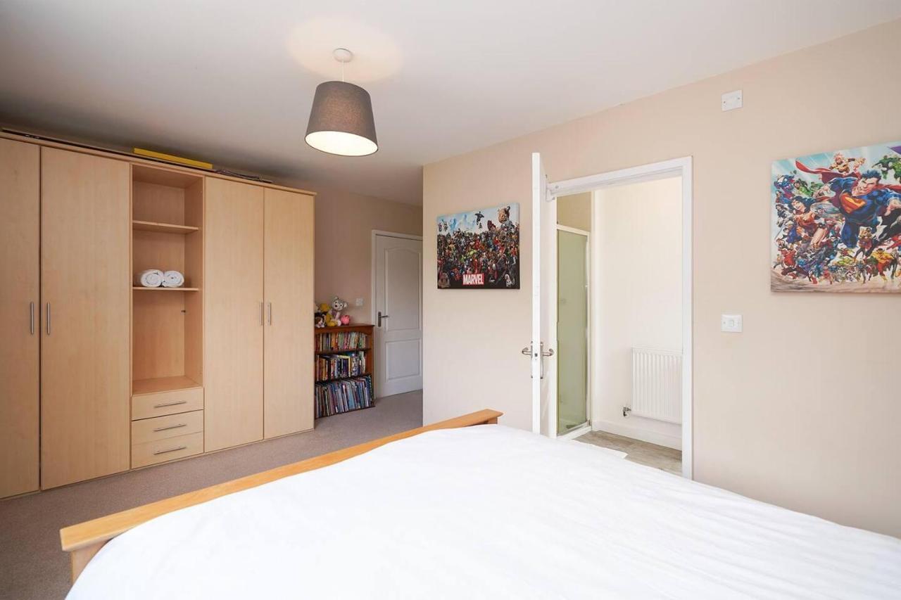 Holiday home Spahome With Hottub Sauna Bbq & Pool Table *