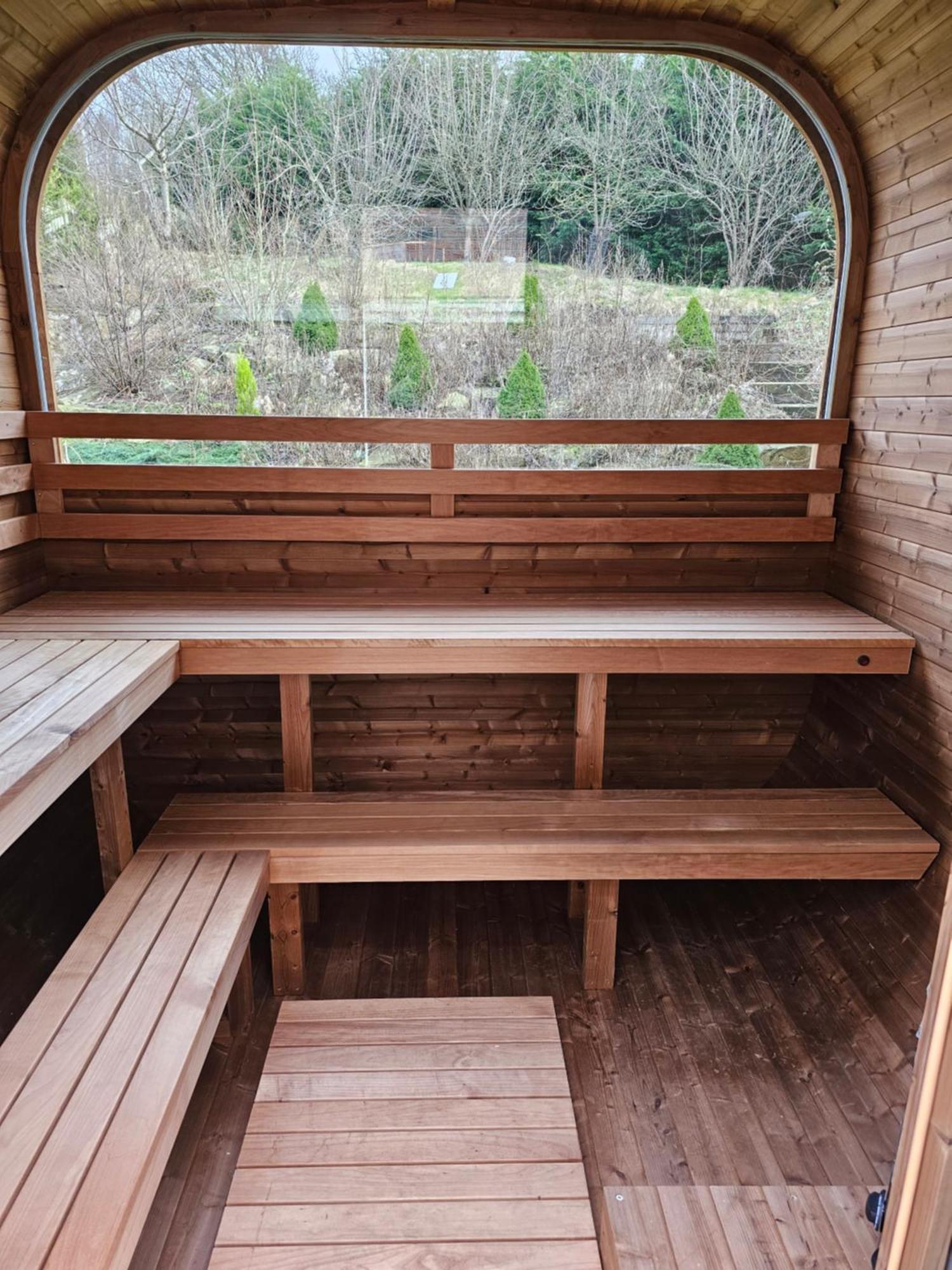 Holiday home Spahome With Hottub Sauna Bbq & Pool Table *